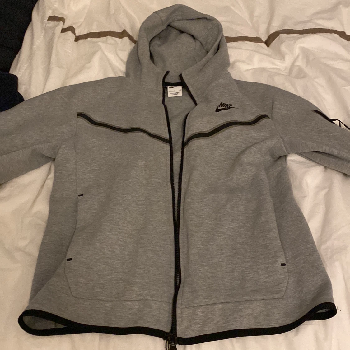 Nike tech fleece grå