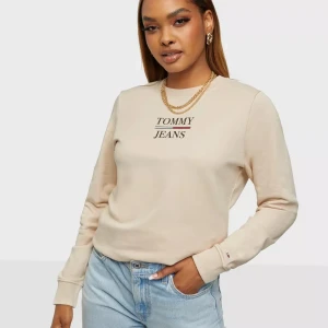 Tommy Jeans tröja - Nästintill aldrig använd.  Färg: Beige  Orginal pris: 1000kr