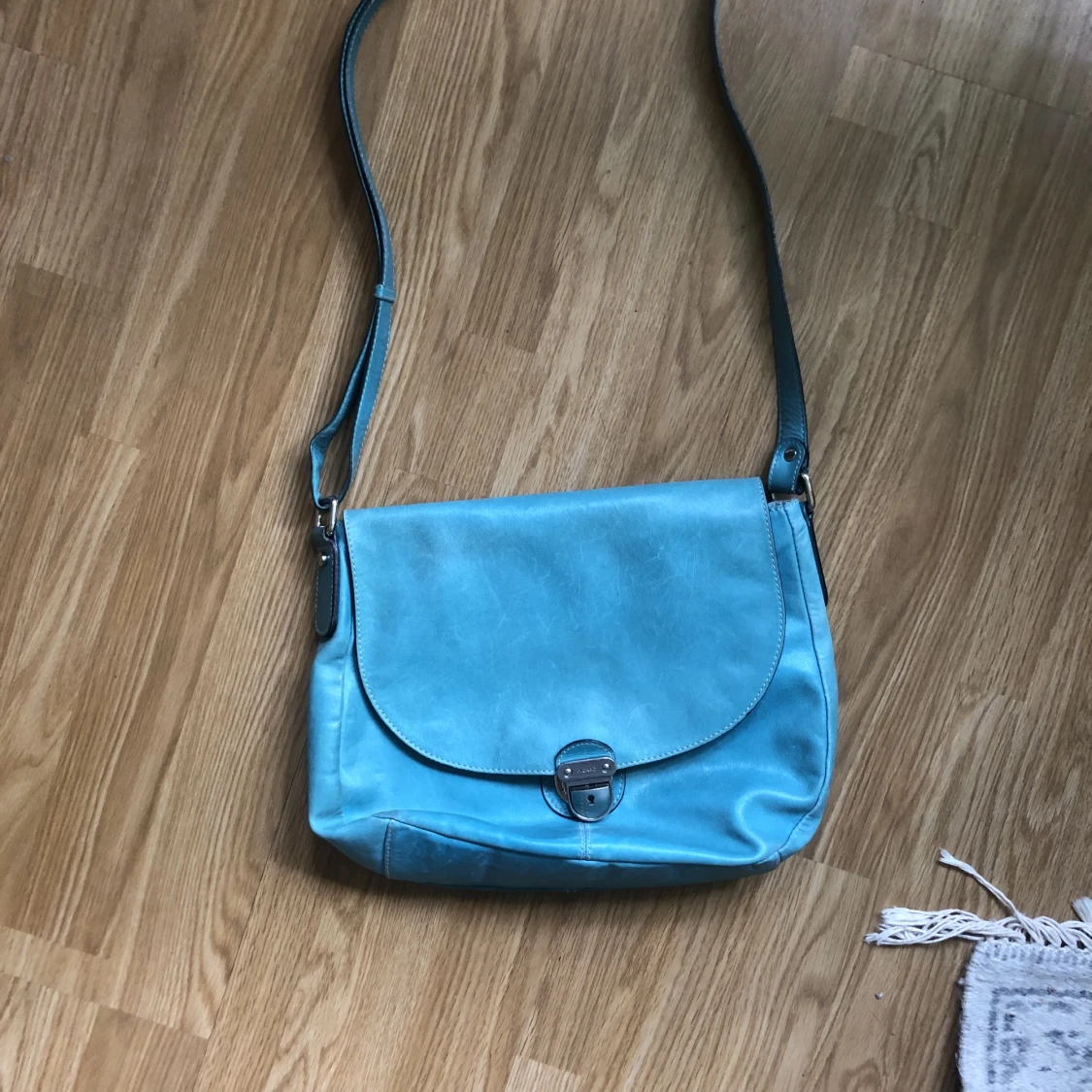 Turkos axelremsväska - 90