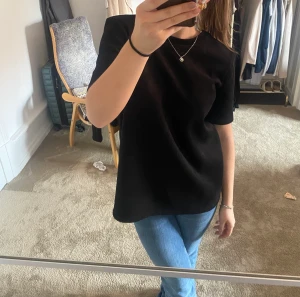 tröja - Fin tröja i mocka-material!