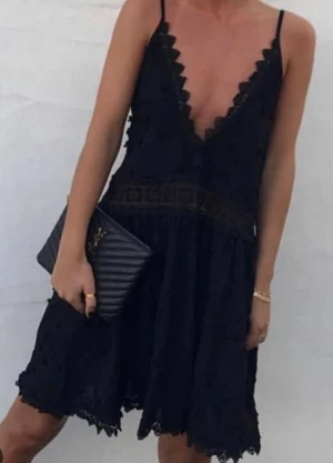 By malina klännning - Svart by malina klänning i bra skick. Storlek small. Jätte fin med en stickad tröja över till höst eller som strandklänning. Första bild lånad