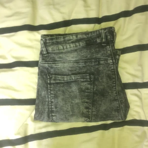  Kom på chatt den helt äkta -  Den kostade mig jättemycket pengar men som jag köpte den den passar inte mig så jag kunde inte lämna tillbaka 