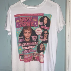 My Chemical Romance t-shirt - Köpt på Gröna Lund 2022. Originalpris ca 400 kr. Nyskick, sparsamt använd.
