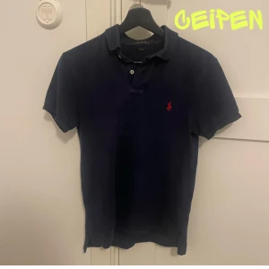 Ralph lauren pike - Tja! Säljer denna snygga Ralph lauren pike! Skicket är 8/10, nypris runt 1300kr men mitt pris är endast 249 SEK. Kom dm om du har några frågor!