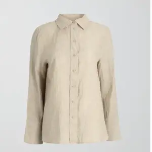 Skjorta från Ginatricot, 100% linne. 🤍 Originalpris 399 kr