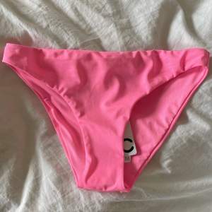 Rosa bikinitrosor från Cubus. Aldrig använda eller testade.