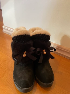 Fluffiga skor - Fina skor i storlek 40 men är som 37/38