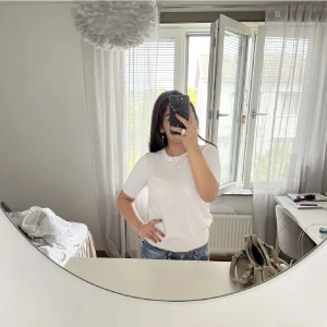 zara stickad t-shirt  - basic men snygg t-shirt i nyskick, använd endast fåtal ggr 