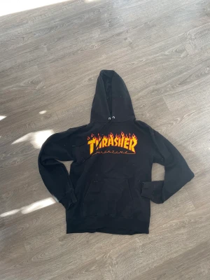 Trasher hoodie - Svart Trasher hoodie som inte används mer. Inga skavanker och använd bra!