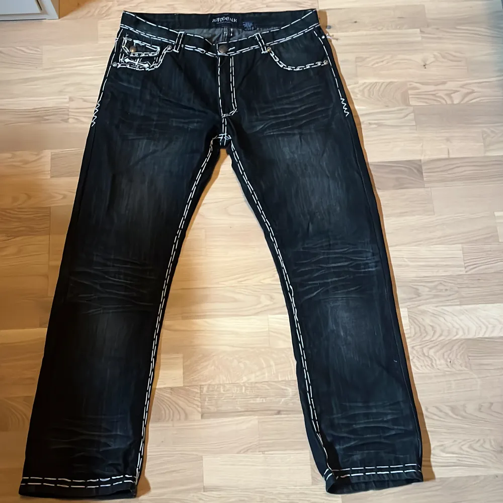 Säljer mina tvär feta rare jeans nu. Skriv om ni har frågor.. Jeans & Byxor.