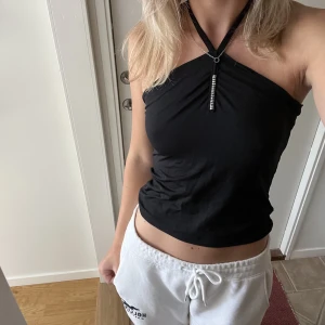 Topp - Så snygg topp köpt secondhand 💕 Knyts i nacken 