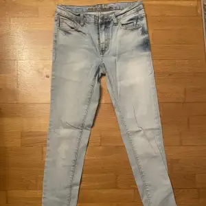 Säljer nya Vila jeans i storlek xs! Kan förhandla pris vid intresse 🌸