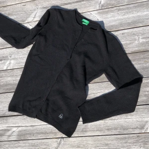 Ullkofta - Säljer den här koftan från Beneton! Bra skick. Helt i ull.