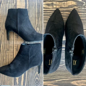 Boots med smal klack  - Ankelboots i mockaimitation med smal klack. Använda ett fåtal gånger. Storlek 37 