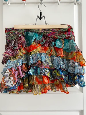 Mönstrad kjol - I bra skick, använd 1 gång. 