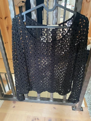 Tröja -  genomskinlig stickad tröja💗