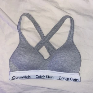 Calvin Klein bh - Normalt skick, har använt men inte nopprig eller nött 