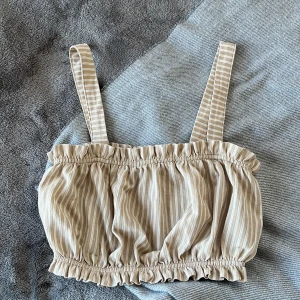 Sommartopp - En randig Sommartopp från Gina Tricot 