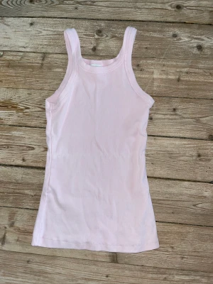 Sommartopp  - Härlig ribbad topp till sommaren! 