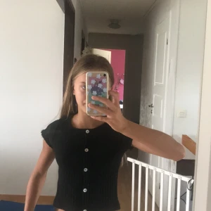 T-shirt - Jätte fin! Storlek xs. Den kostar 73 kr Inklusive frakt. Jätte skön🫶🏻