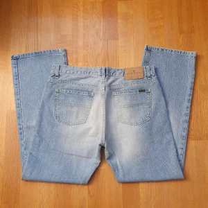 Jeans - Super fina ljusa Jeans från Batistini. Storlek 34x30. Fint skick! Bara att skriva om du har någon fråga🥰🥰