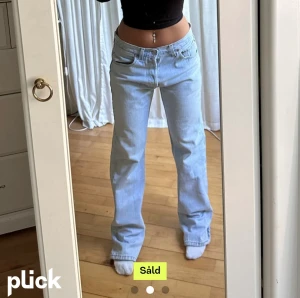 Levi’s Jeans - Så snygga Levi’s jeans! Köpte här på Plick men de var aningen för stora på mig, så säljer vidare! Snygg ljus tvätt!