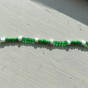 Superfint grönt halsband som jag gjort!💚🍀