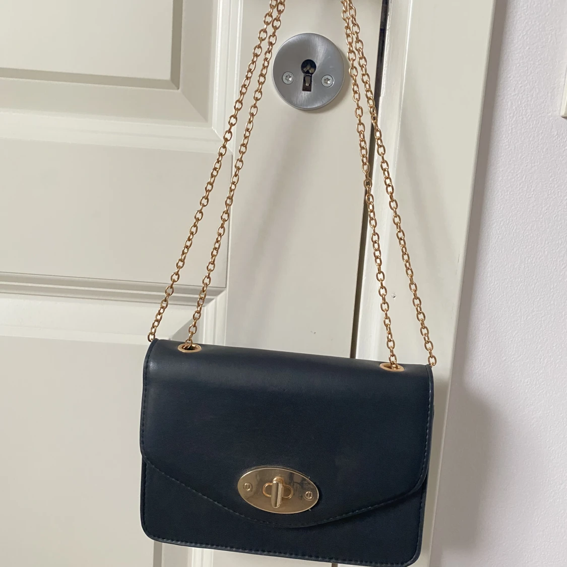 Svart axelväska/handväska