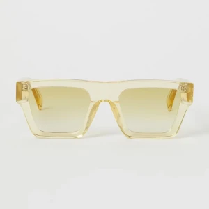 chimi x hm solglasögon  - chimi x hm gula solglasögon ☀️  Aldrig använda, nyskick, (nypris 399kr)