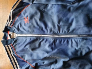 Adidas tröja - Använd några gånger