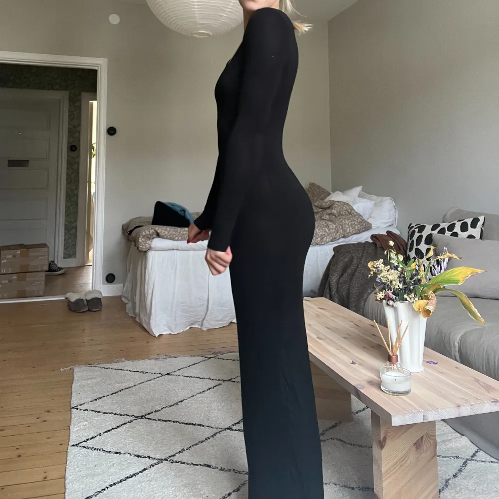 Så fin långklänning från Shein 💗En skims dupe 🌟Storlek S och passar mig perfekt som är XS och 170 cm lång, väldigt stretchig! 🫶🏼. Klänningar.