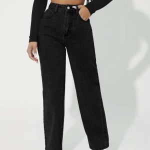 Petite jeans - Helt nya oanvända jeans, sitter tajt.