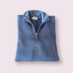 Gran Sassp Halfzip - Säljer nu denna Gran Sasso Halfzip i storlek M (passar även S). Tröjan är i nyskick och kostar ny cirka 2000kr, säljer den nu för 799.