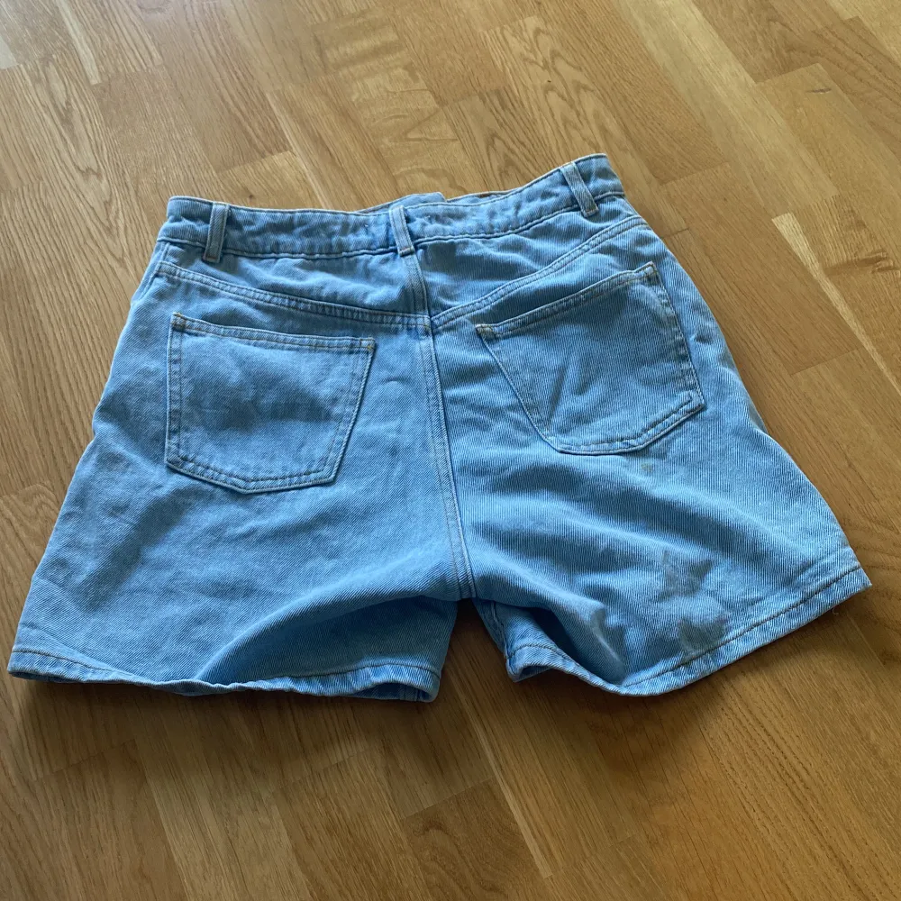 I bra kvalitet, har typ aldrig använt då de är lite stora på mig🥰. Shorts.