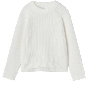 Vit stickad tröja - Säljer då den inte längre är lagom💞