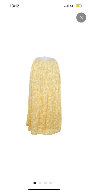 Ljusgul långkjol  - Ljusgul långkjol från Gina, i storlek s