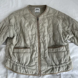 Zara jacka  - Intressekoll på denna fina zara jacka😍