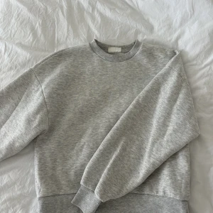 Tröja - Basic tröja från Gina i använt skick Superskön och användbar!