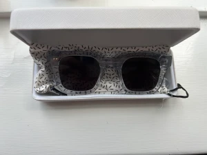 Chimi - Så snygga chimis i färgen ”litchi”! De är i nyskick och box ingår❤️