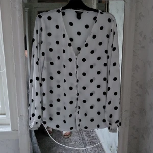 Blus - Ny, ledig form