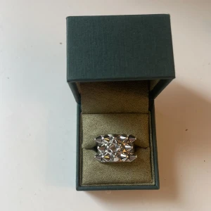 Edblad ring - Säljer min ring från Edblad. Knappt använd och fint skick. 