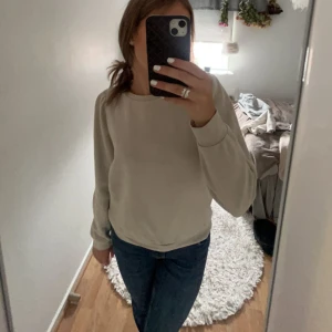 Tröja - Säljer den här tröjan ifrån Pernilla whalgrens kollektion💕