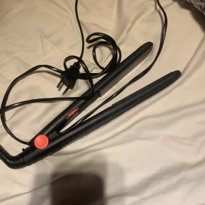 Plattång  - Köpt för 500 10/10 sick 💞