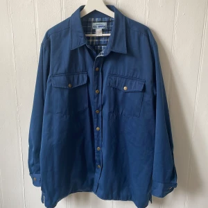 Jacka - Tjock skjortjacka med flanell som foder  Secondhand find
