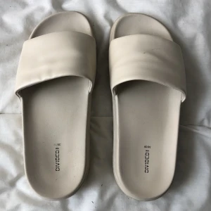 tofflor 🤍 - tofflor från h&m 🤍