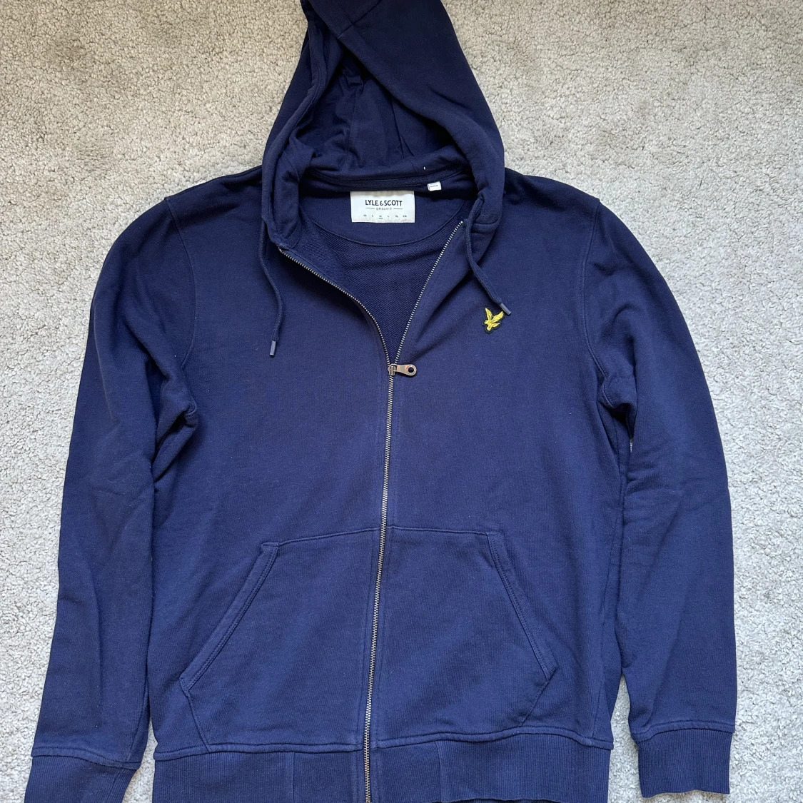 Hoodie från Lyle & Scott 