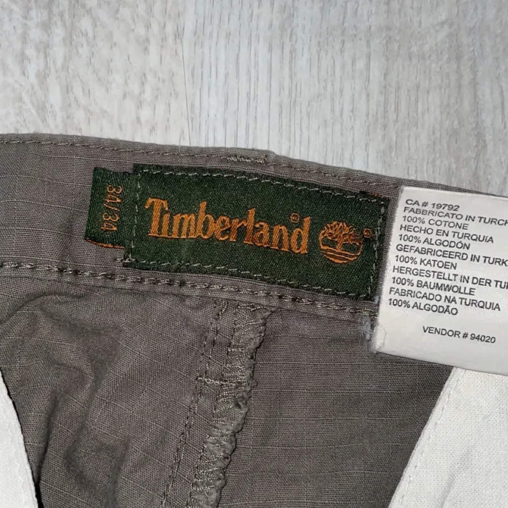 mörk gröna Timberland cargo byxor storlek: 34/34 skick: 9/10 . Jeans & Byxor.