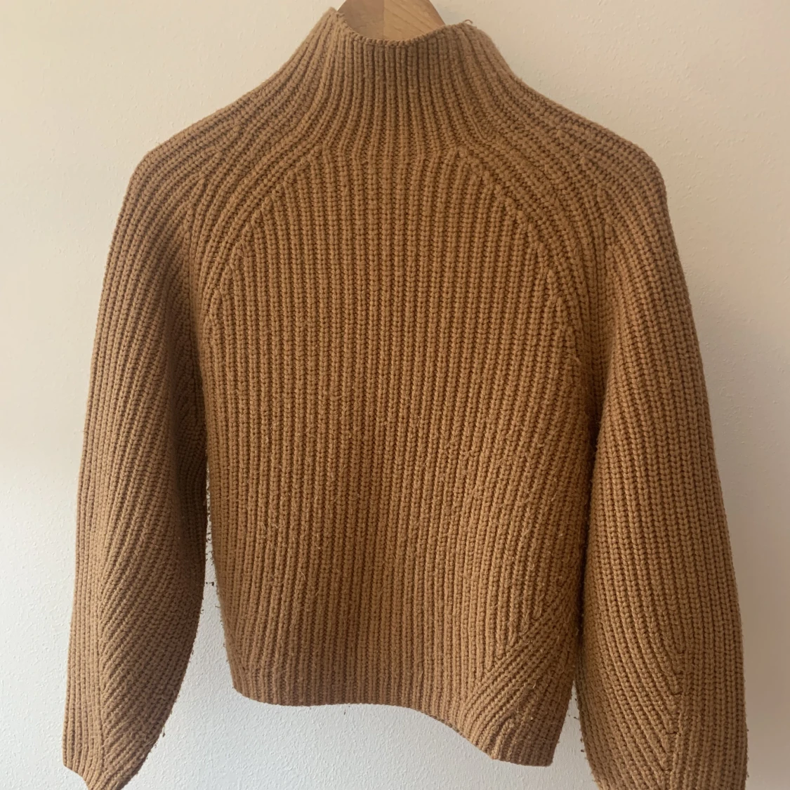 Brun stickad tröja!