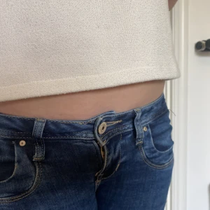 LTB jeans - Säljer dessa skitsnygga ltb jeans valerie. På den tredje bilden är modellen 167 och på resten av bilderna 158cm❤️
