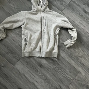 Sail Racing - Hej säljer min Sail Racing tröja för den är för lite av mig 